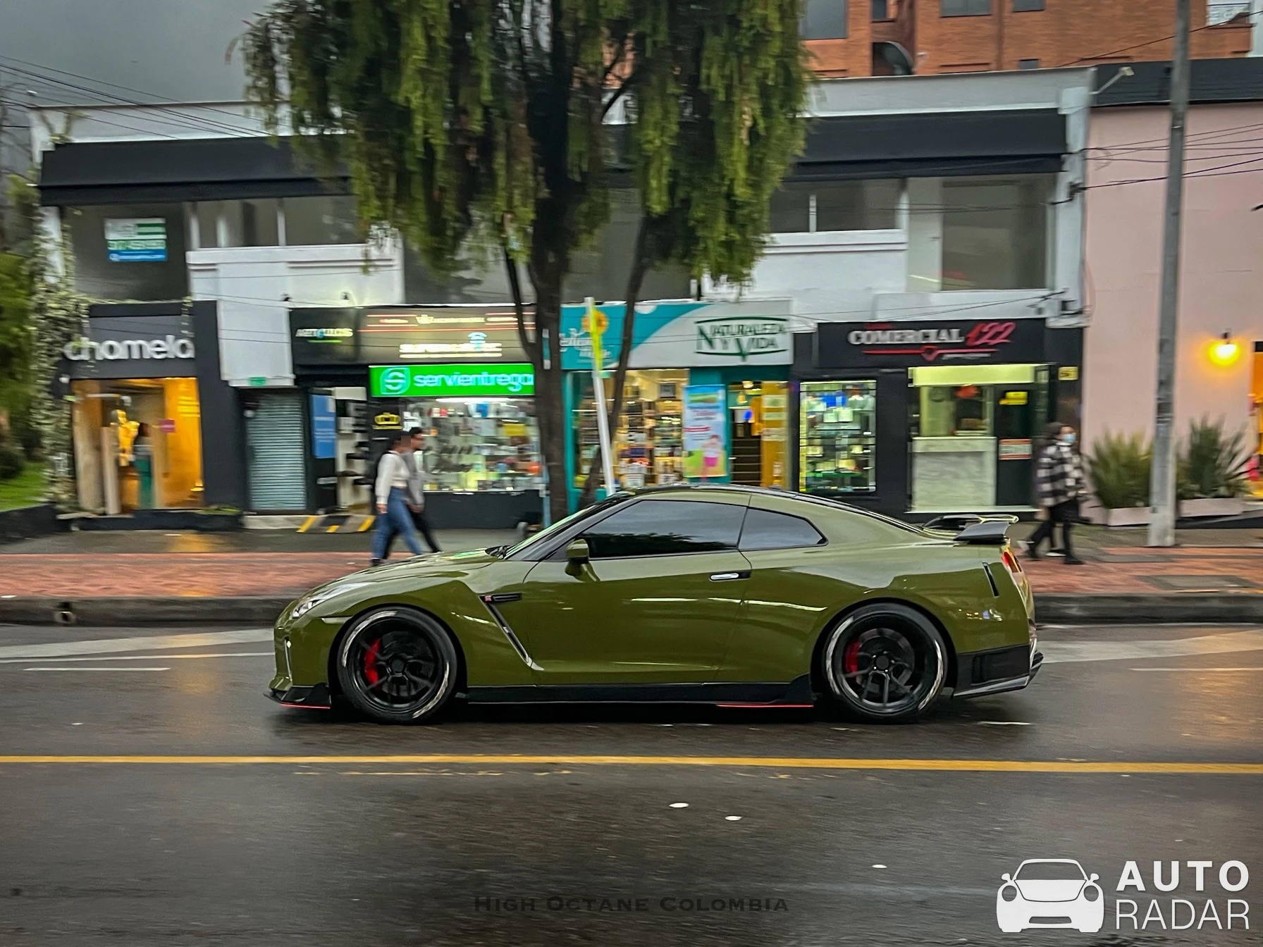 Nissan GT-R R35 Black Edition spotted in Bogotá