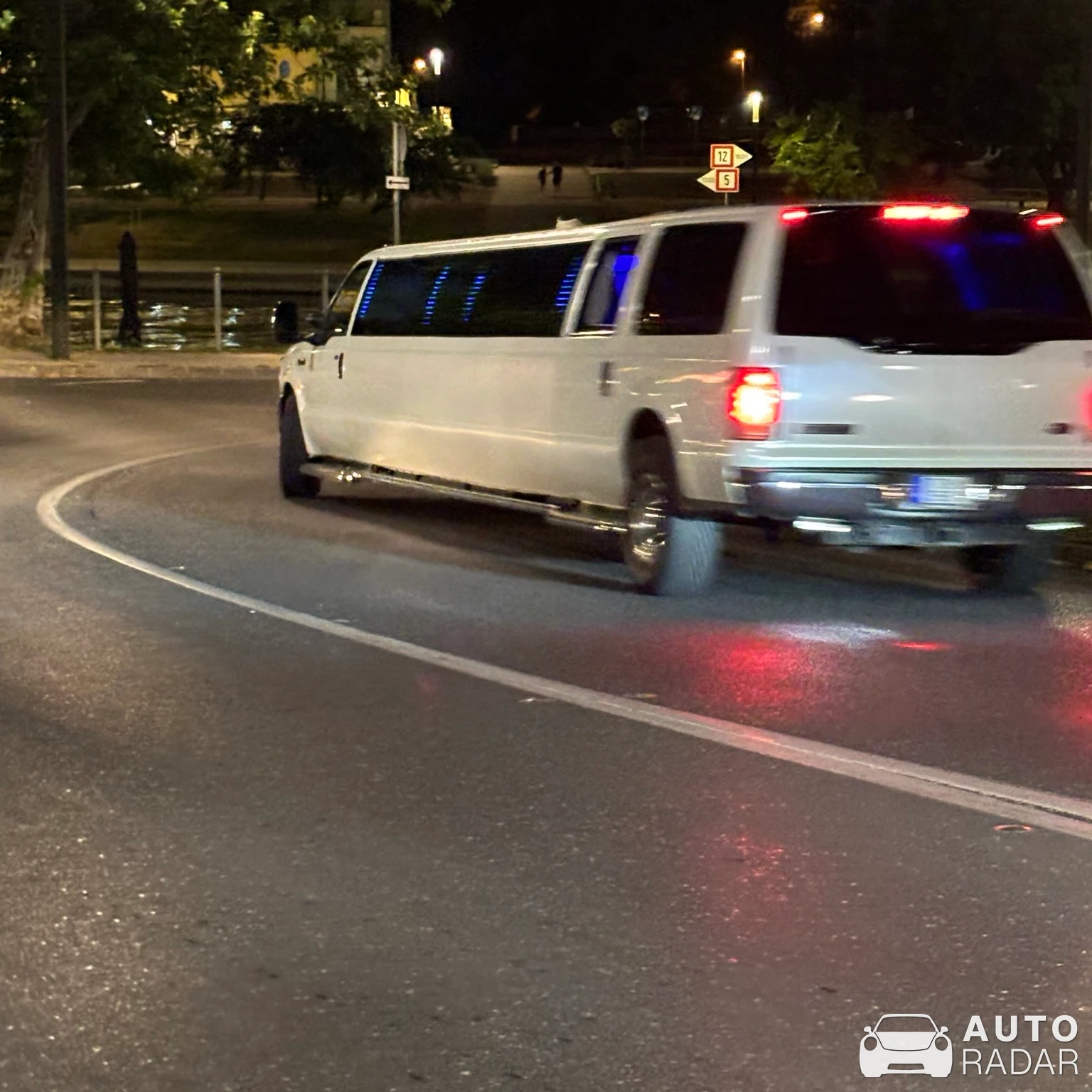 Ford Expedition Limousine spotted in Győr