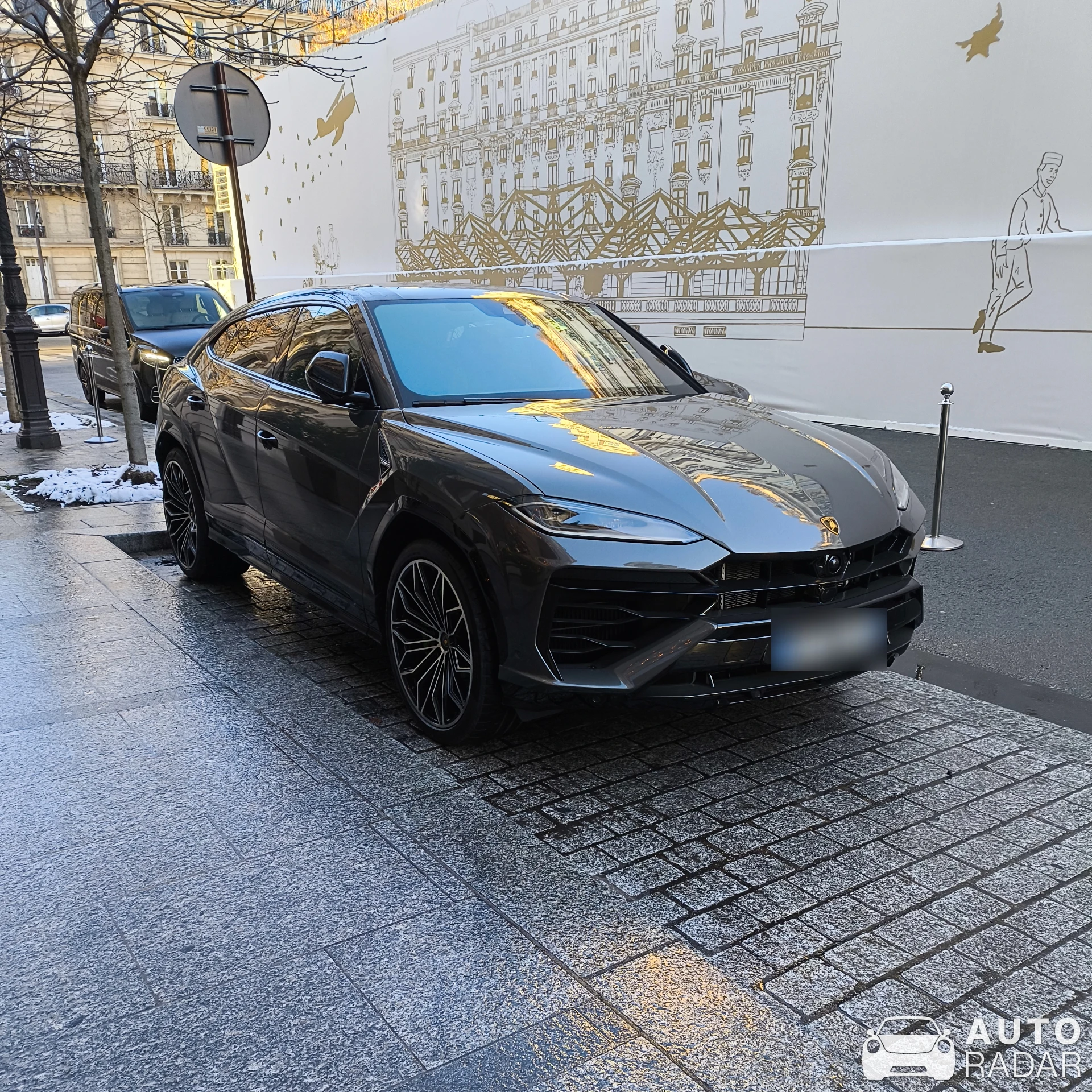 Lamborghini Urus SE spotted in Paris, France
