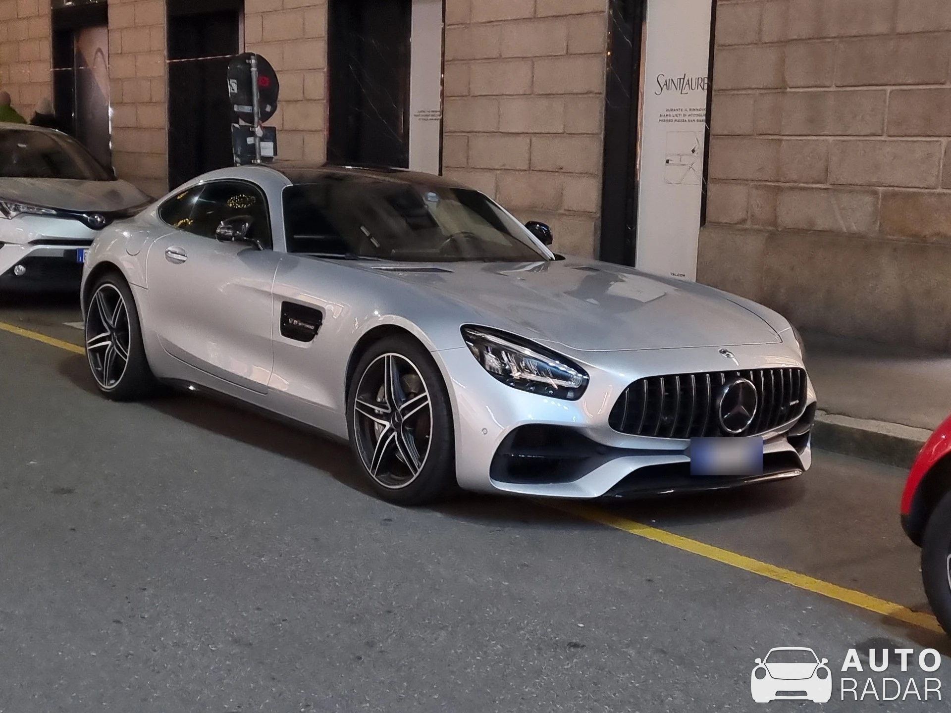 Mercedes-AMG GT C190 spotted in Milano, Italia