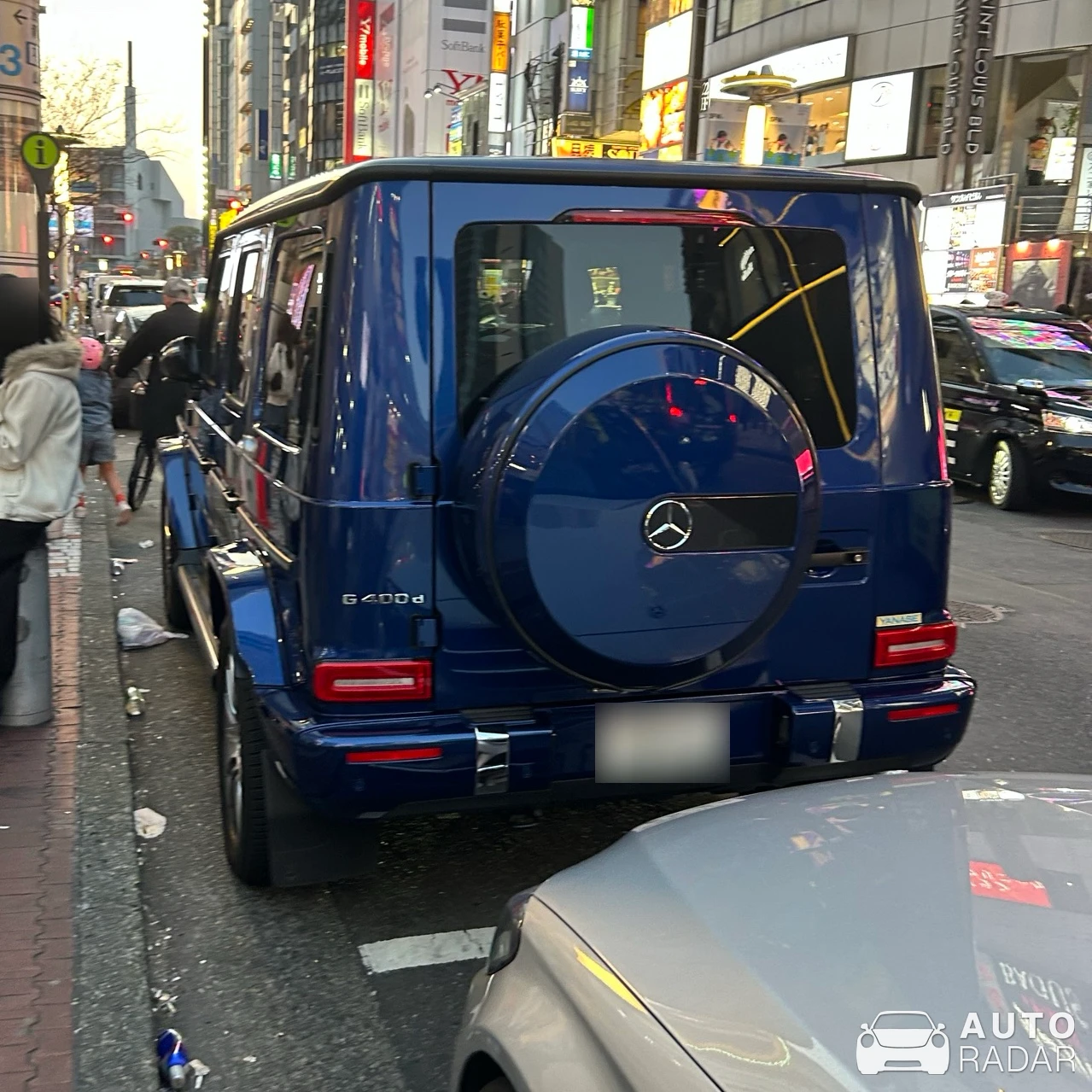 Mercedes-Benz G 400d spotted in Shibuya