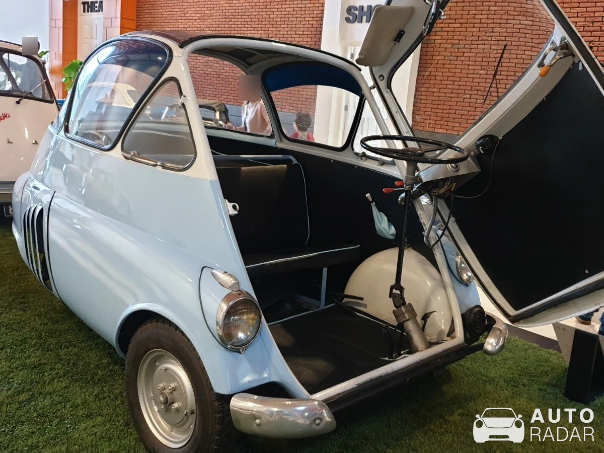 Iso Isetta spotted in Den Haag