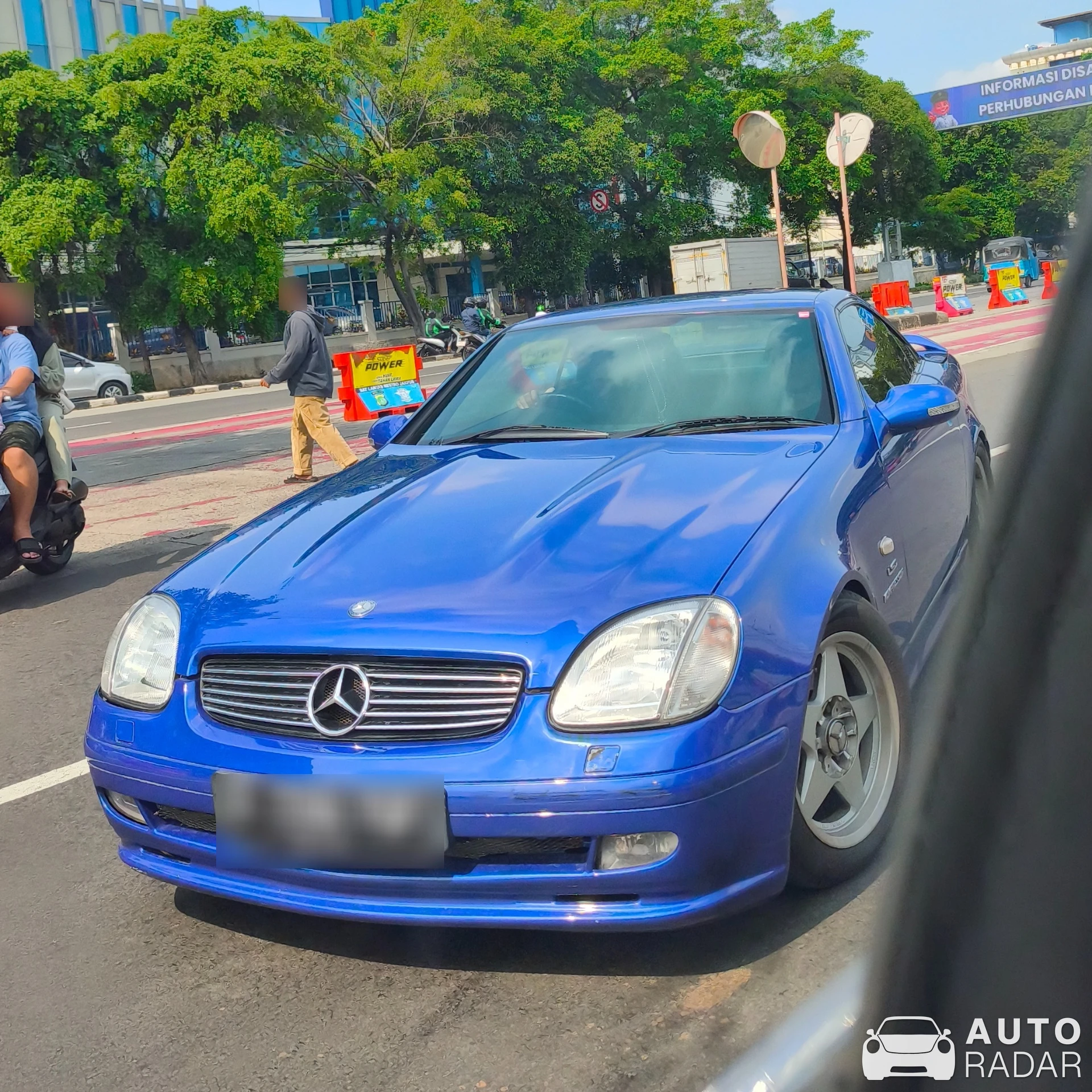 Mercedes-Benz SLK 230 Kompressor spotted