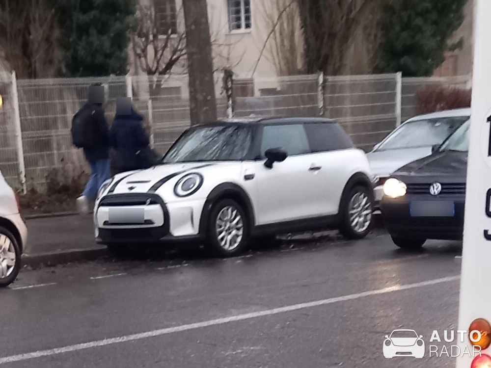 Mini F56 Cooper S spotted in Annecy, France