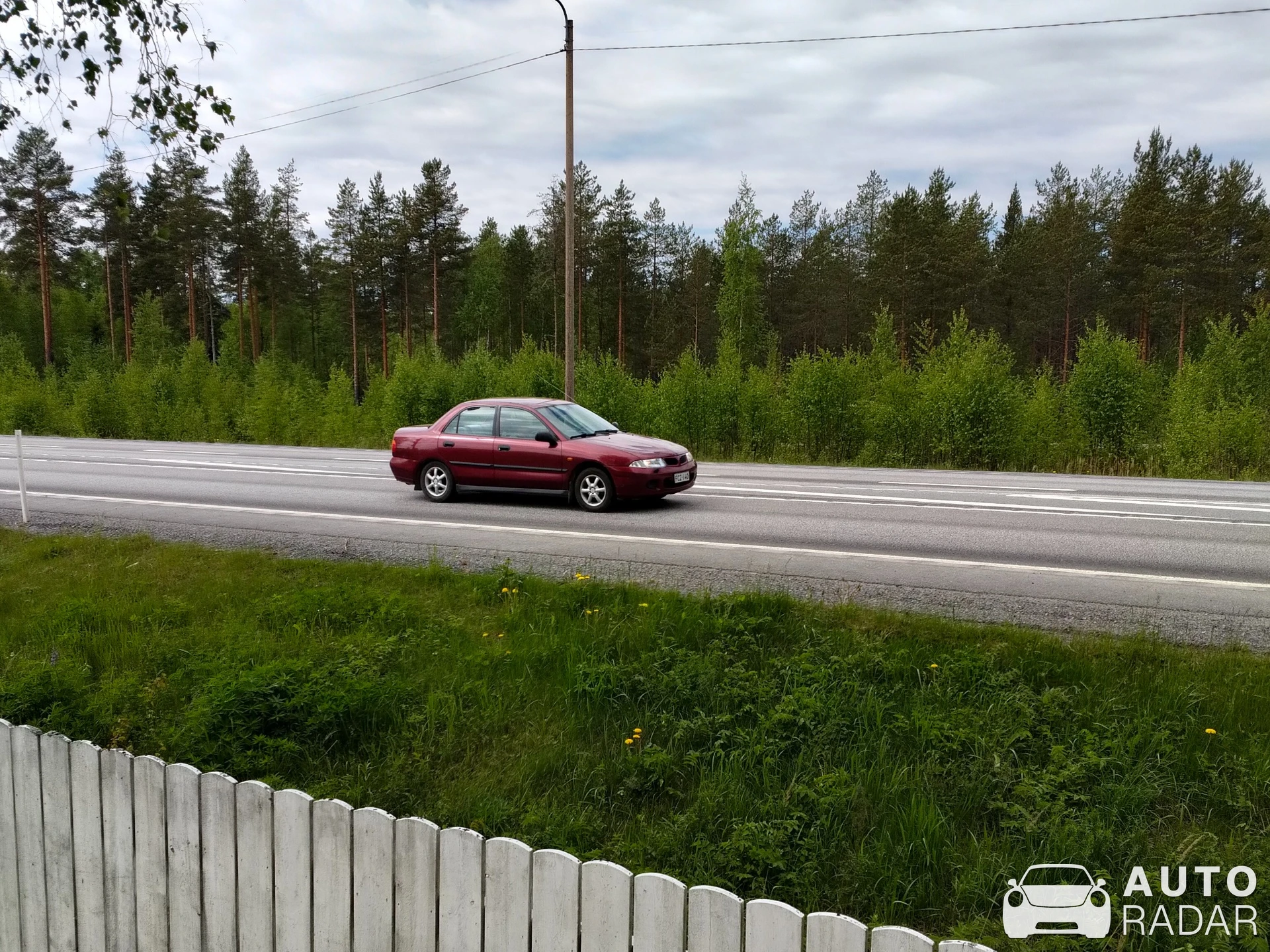 Mitsubishi Carisma spotted in Leivonmäki