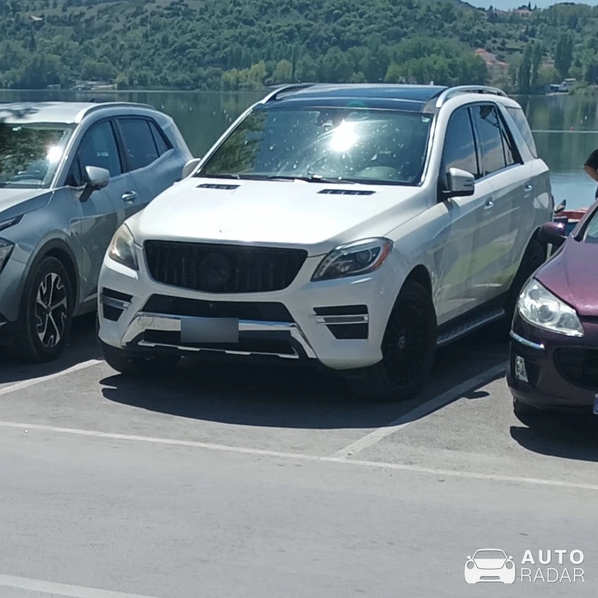 Mercedes-Benz ML-Klasse W166 spotted in Paleokastro