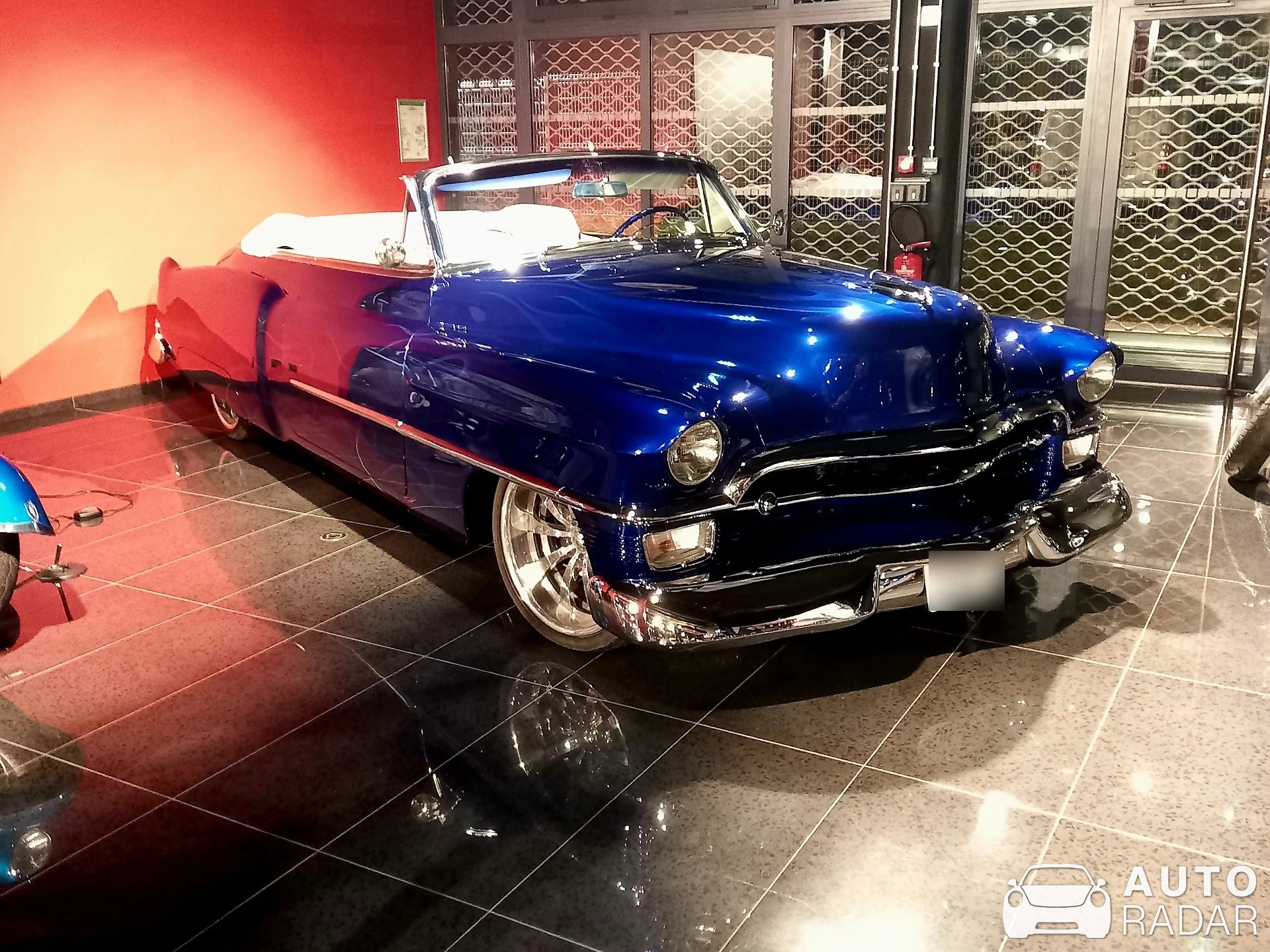 Cadillac Series 62 Convertible spotted in Annecy