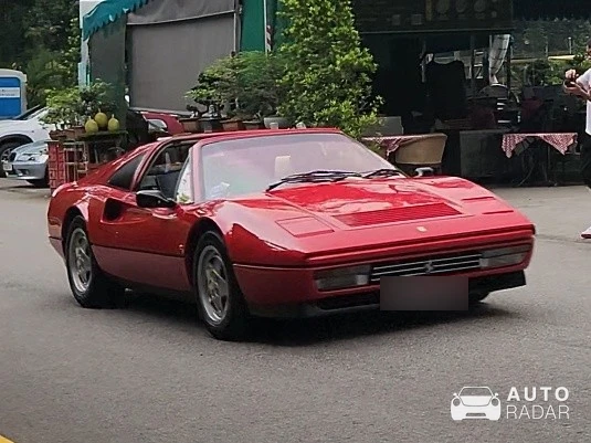 Ferrari 348 GTS spotted in Singapore