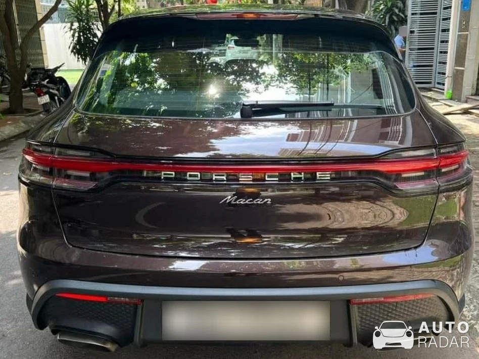 Porsche Macan spotted in Thành phố Hòa Bình