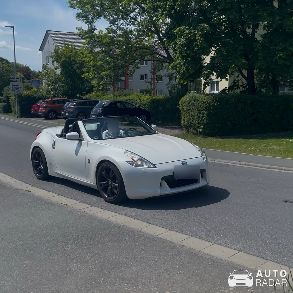 Nissan 370Z Roadster spotted in Dörfles-Esbach