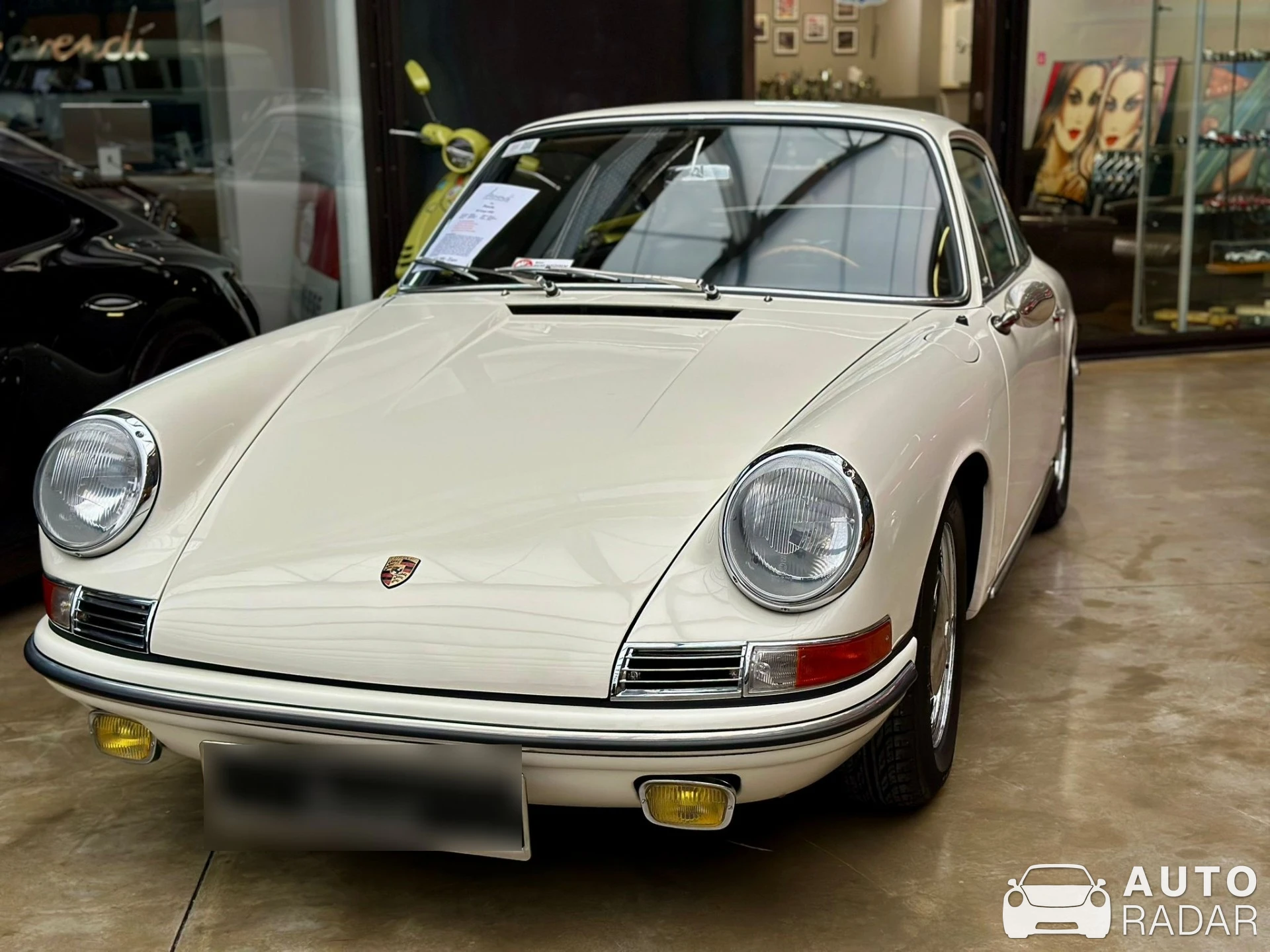 Porsche 911 S SWB spotted in Düsseldorf