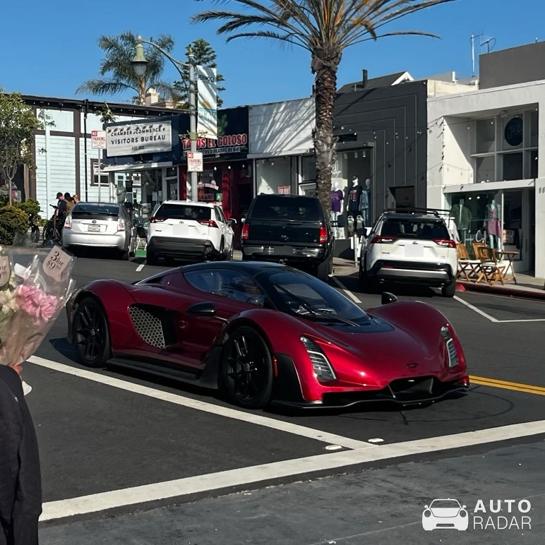 Czinger 21C V Max spotted in Hermosa Beach