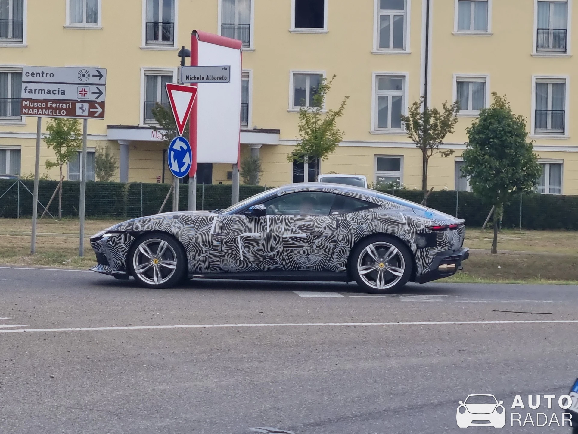 Ferrari Amalfi Mule spotted in Maranello