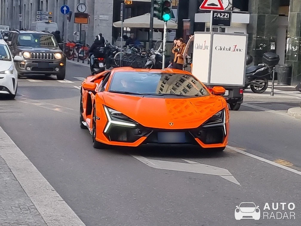 Lamborghini Revuelto spotted in Milano, Italy