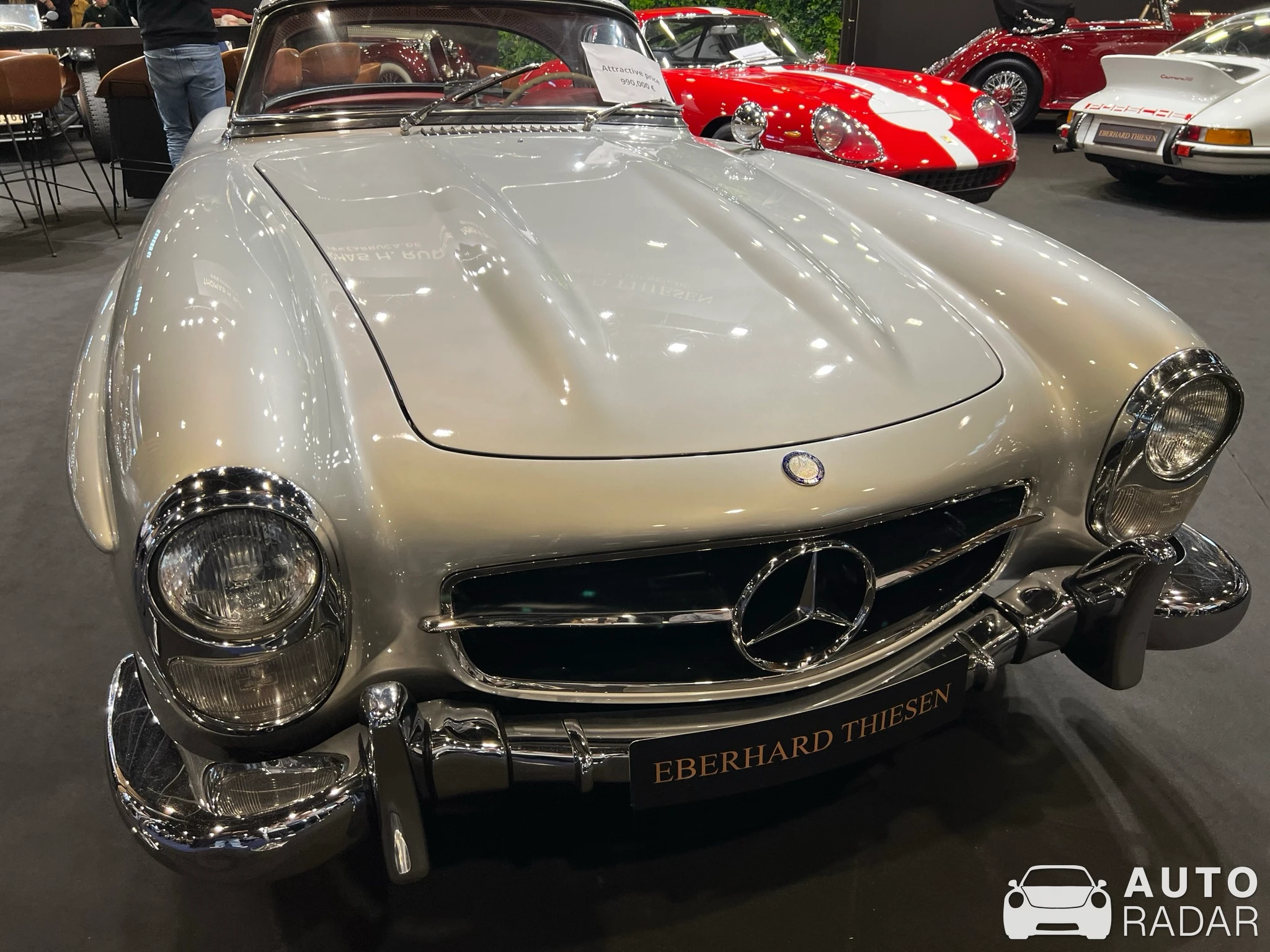 Mercedes-Benz 300SL Gullwing spotted in Vanves, France