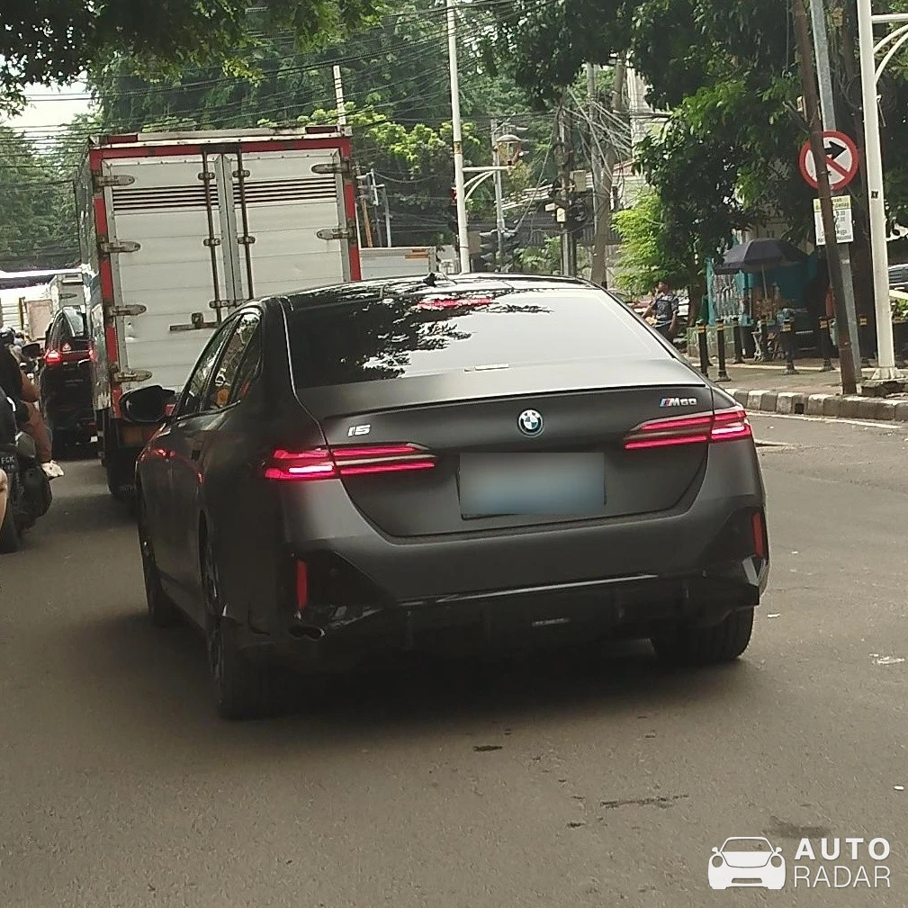 BMW i5 M60 G60 spotted in Jakarta