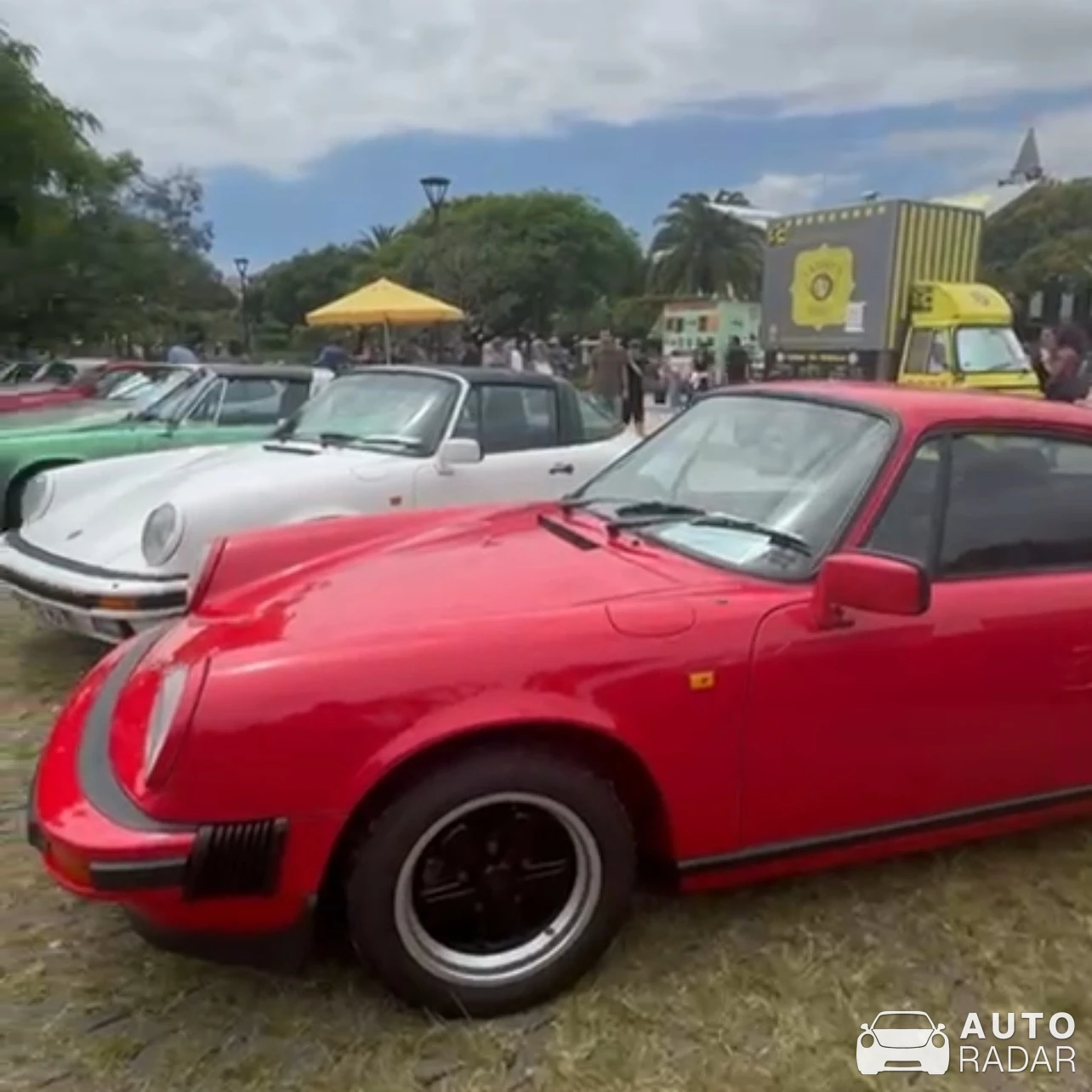 Porsche 911 Carrera 3.2 spotted in Lisbon, Portugal