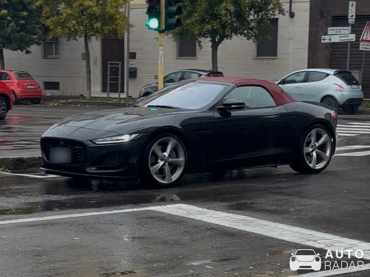Jaguar F-Type P380 Convertible spotted in Tortona, Italy