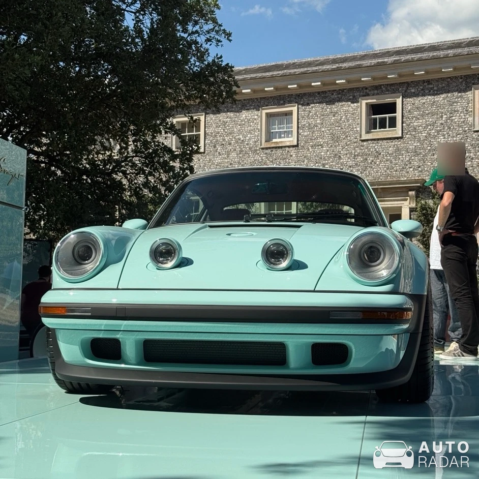 Singer 911 Carrera Coupe spotted in West Sussex, United Kingdom