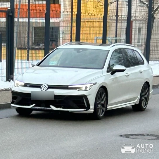 Volkswagen Golf 8 R Variant spotted in Zwönitz, Deutschland