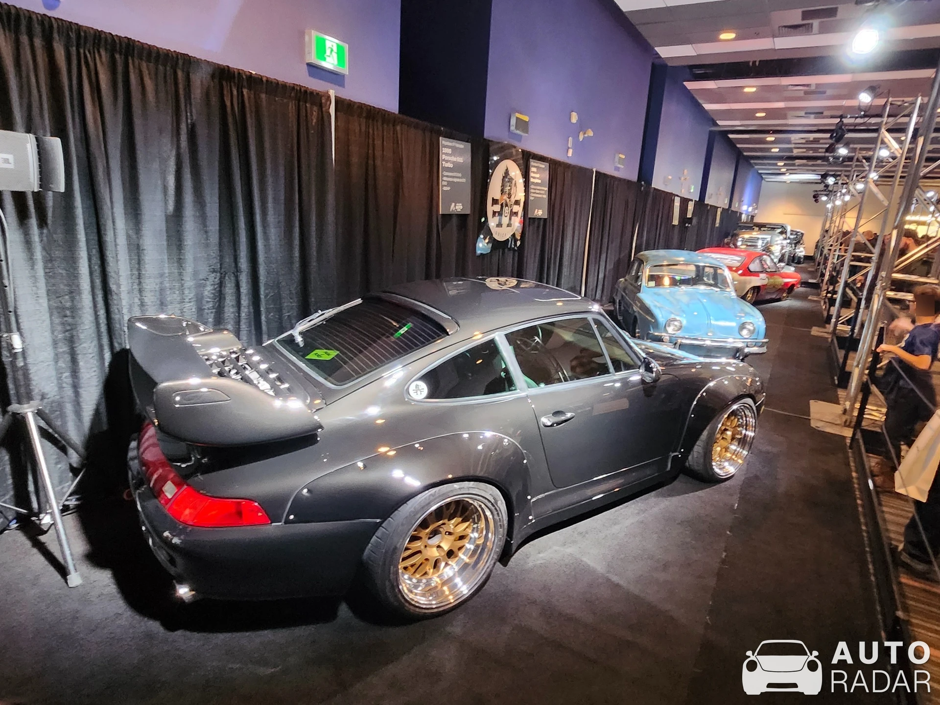 Porsche 964 Carrera spotted in Montreal, Canada