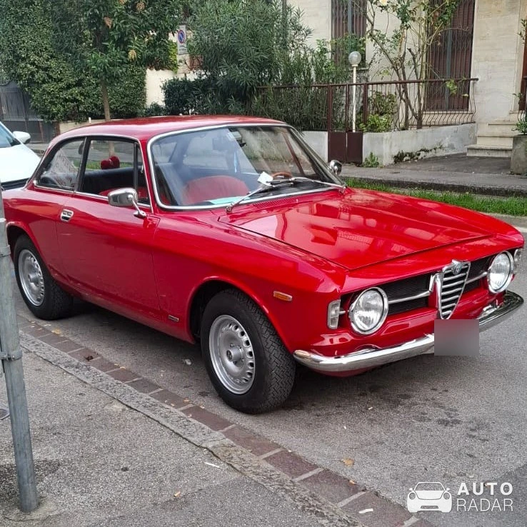 Alfa Romeo GT spotted in Prato, Italy