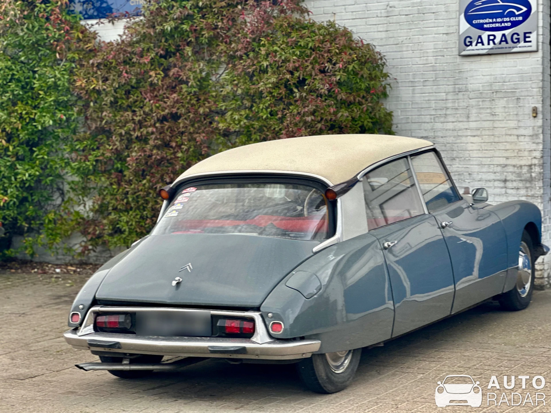 Citroën DS 19 spotted in Bergschenhoek
