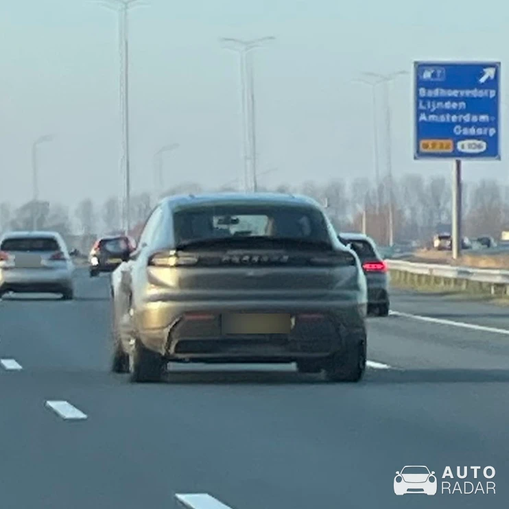 Porsche Macan spotted in Heiloo, Nederland