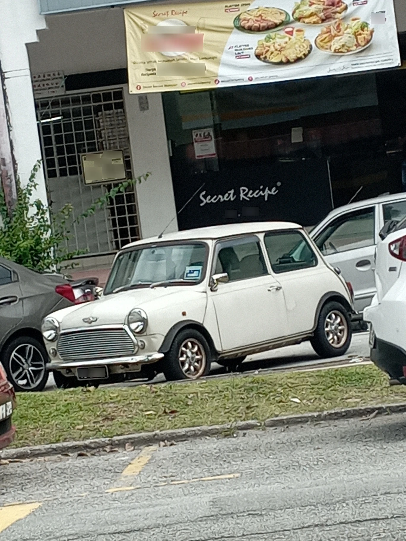 Rover Mini Balmoral spotted in Kuala Lumpur