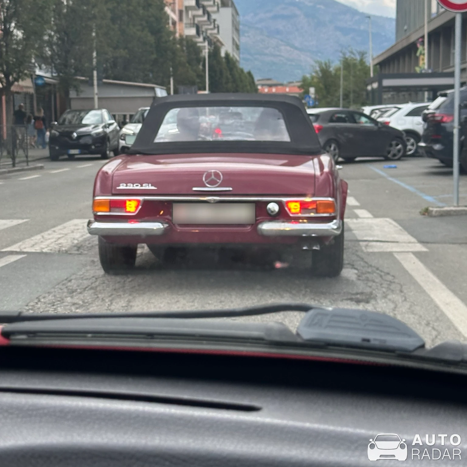 Mercedes-Benz 230SL spotted in Aosta
