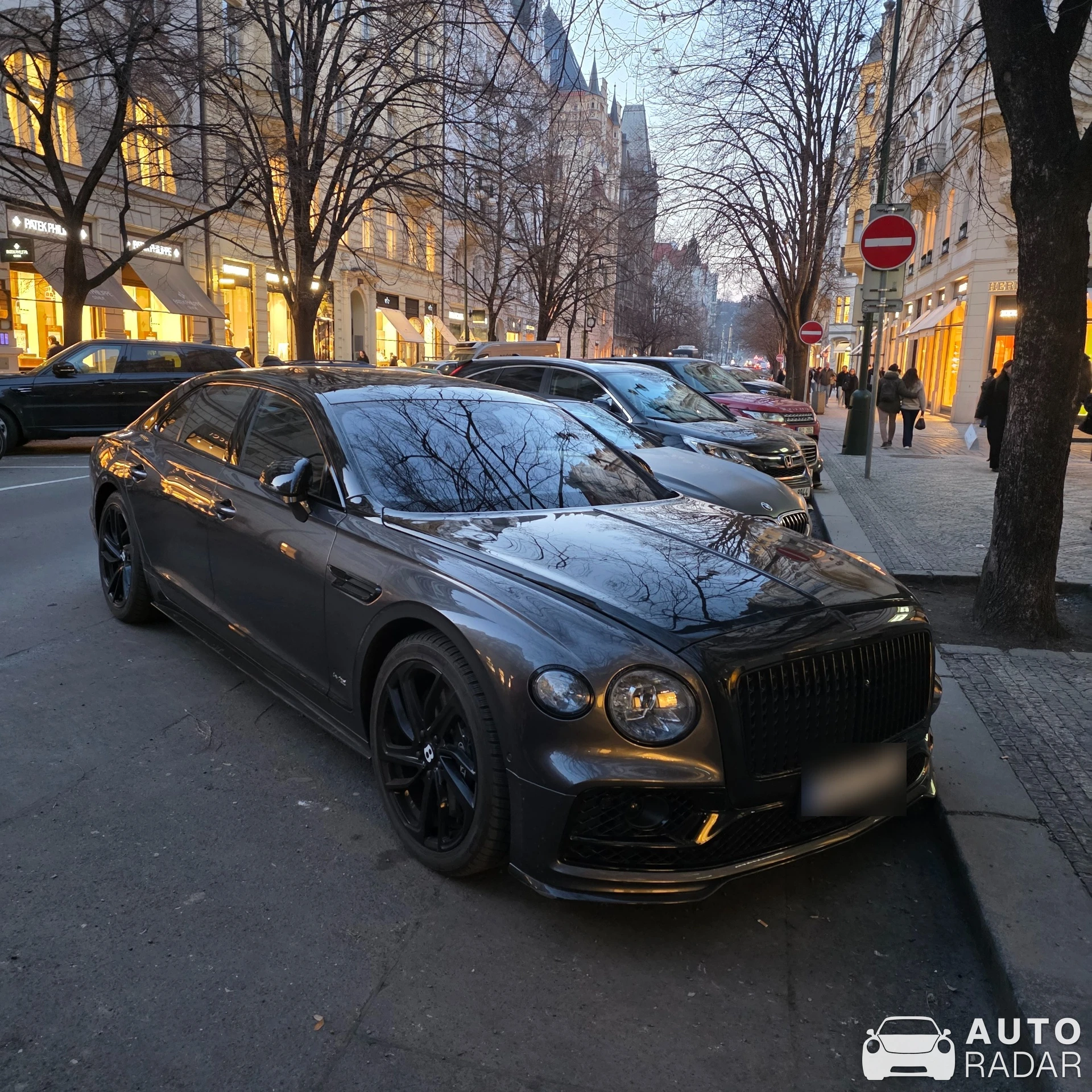 Bentley Flying Spur Hybrid S spotted in Praha