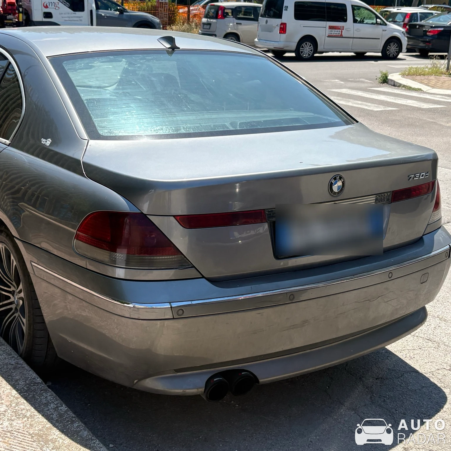 BMW 7 Series E38 spotted in Taranto