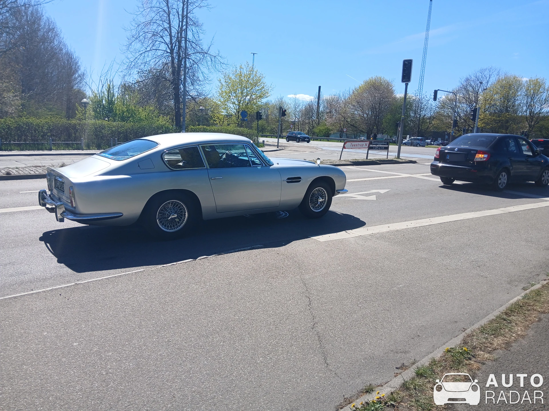 Aston Martin DB6 MKII spotted in Taastrup