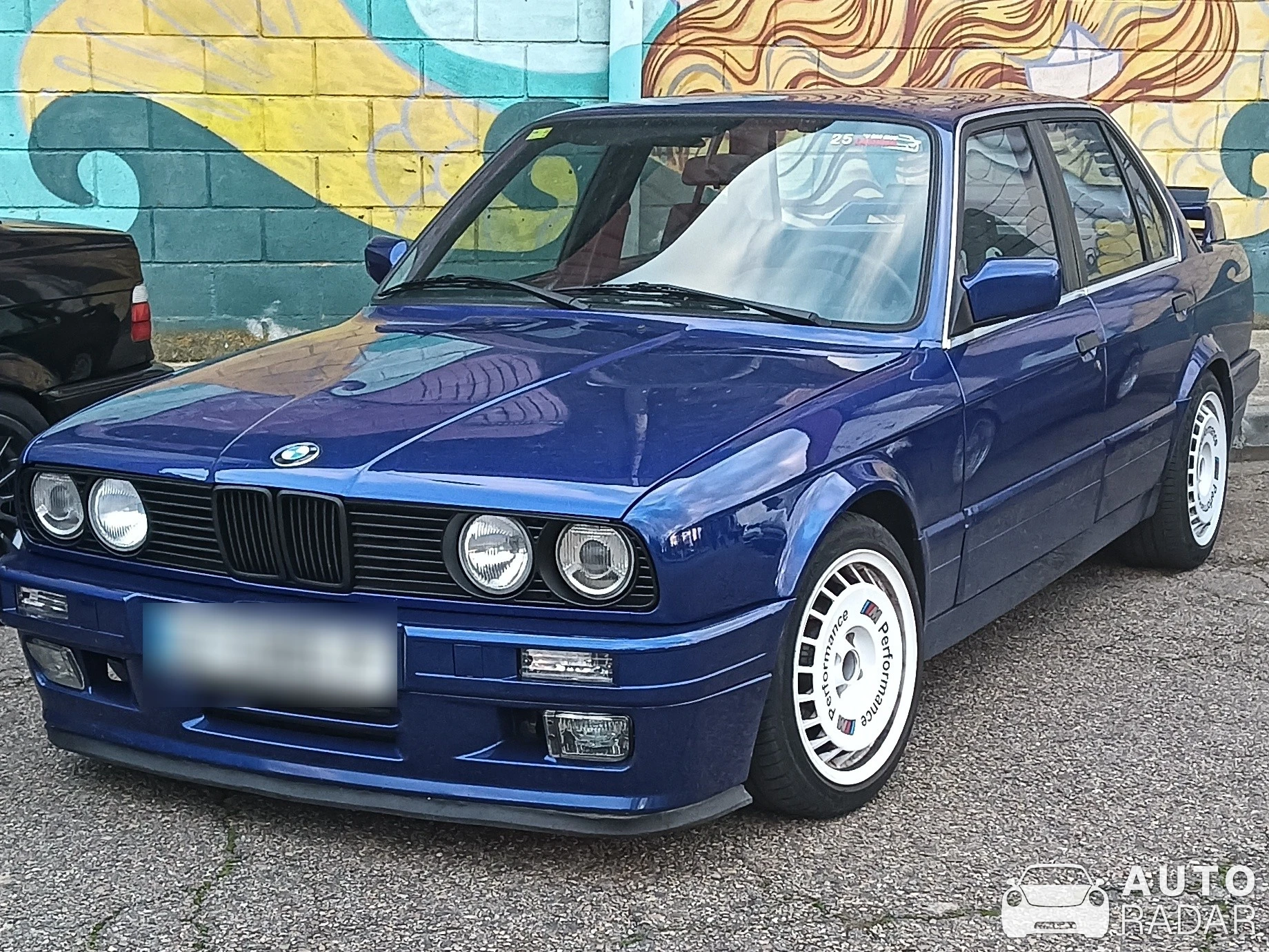 BMW M3 E30 spotted in La Bañeza, Spain