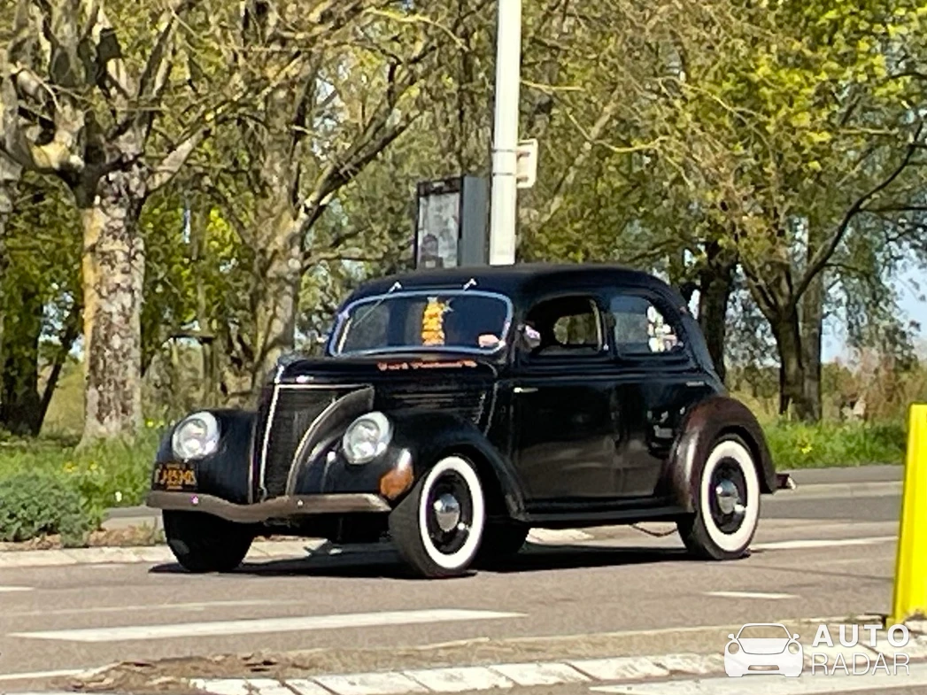Ford De Luxe spotted in Toul