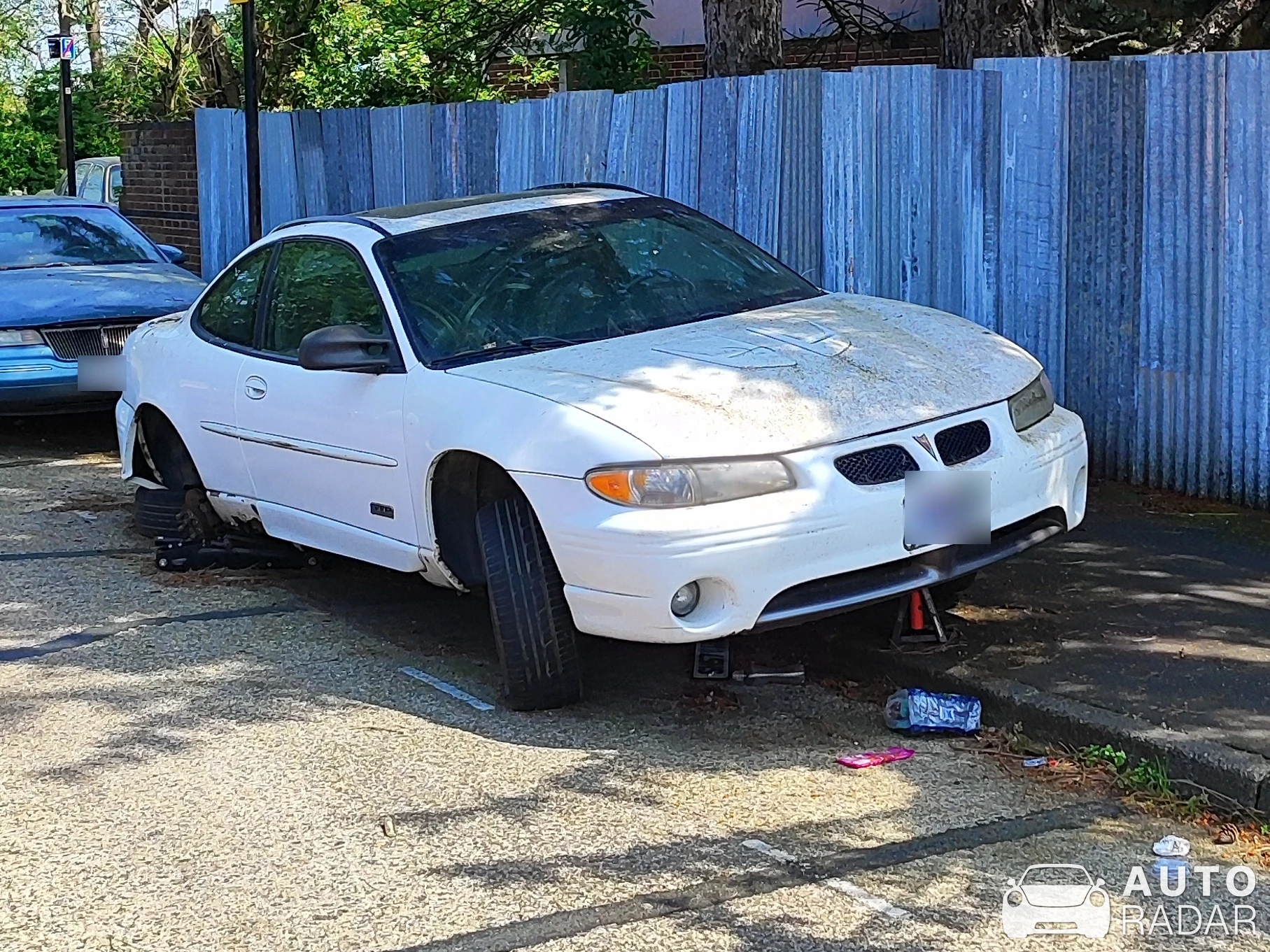 Pontiac Grand Prix spotted in Feltham