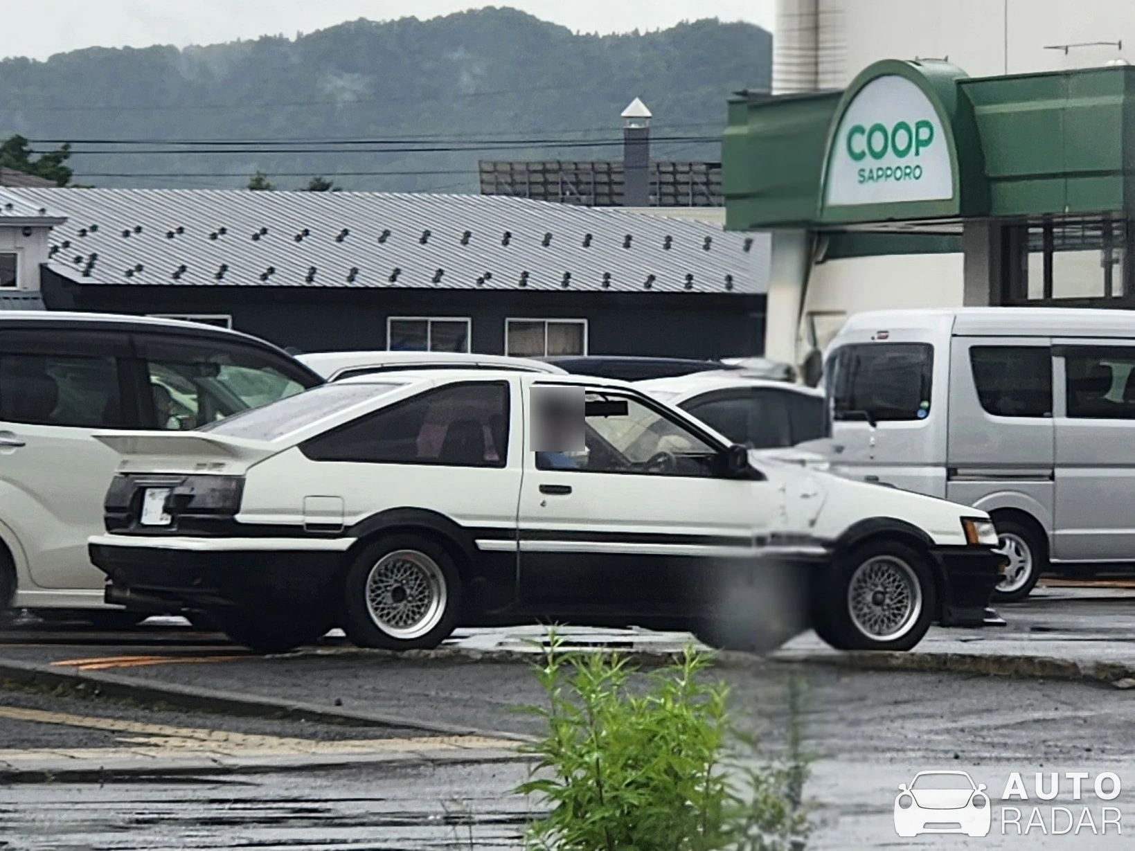 Toyota Corolla Levin GT-Apex AE86 spotted in 富良野市
