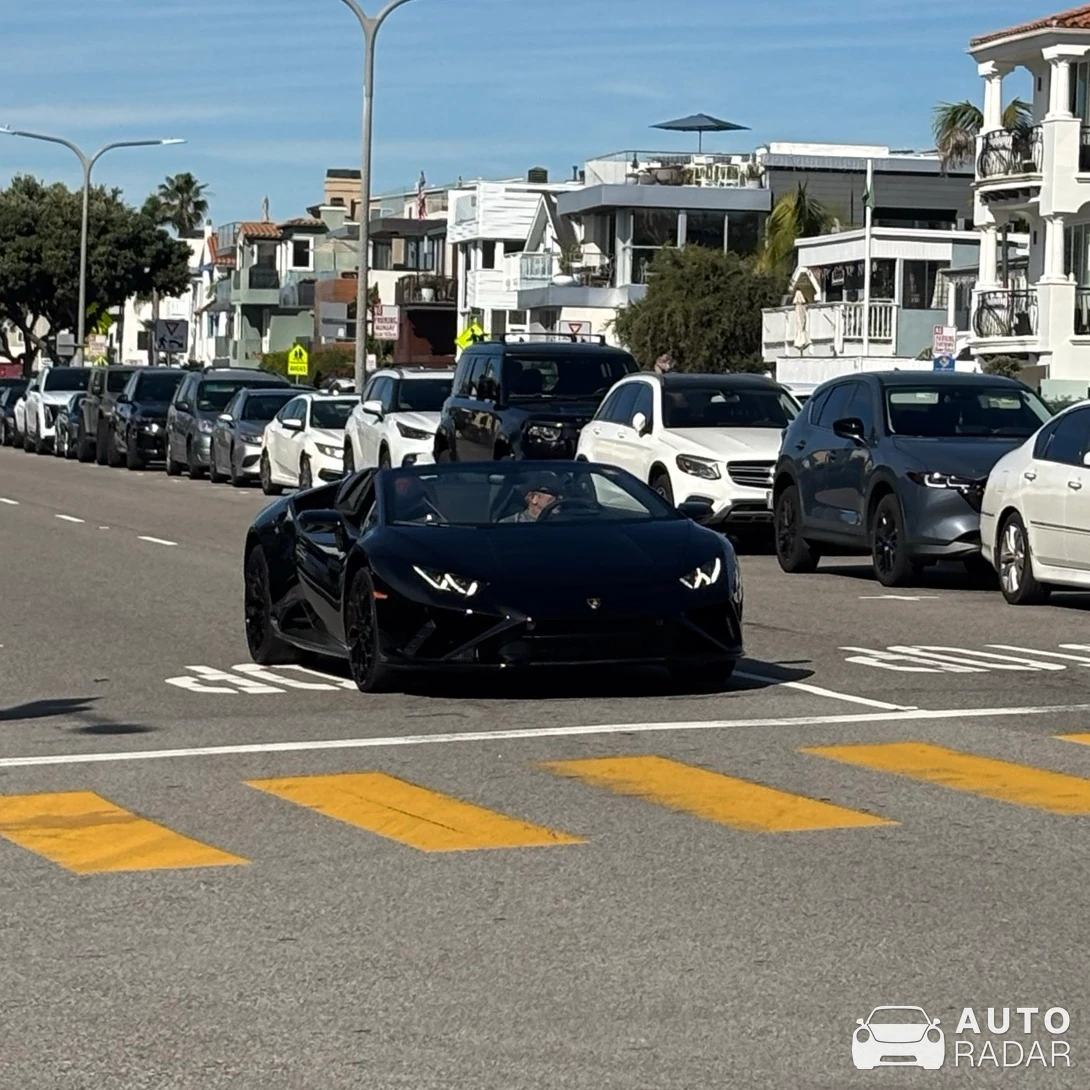 Lamborghini Huracán LP640-4 EVO Spyder spotted in Hermosa Beach, United States