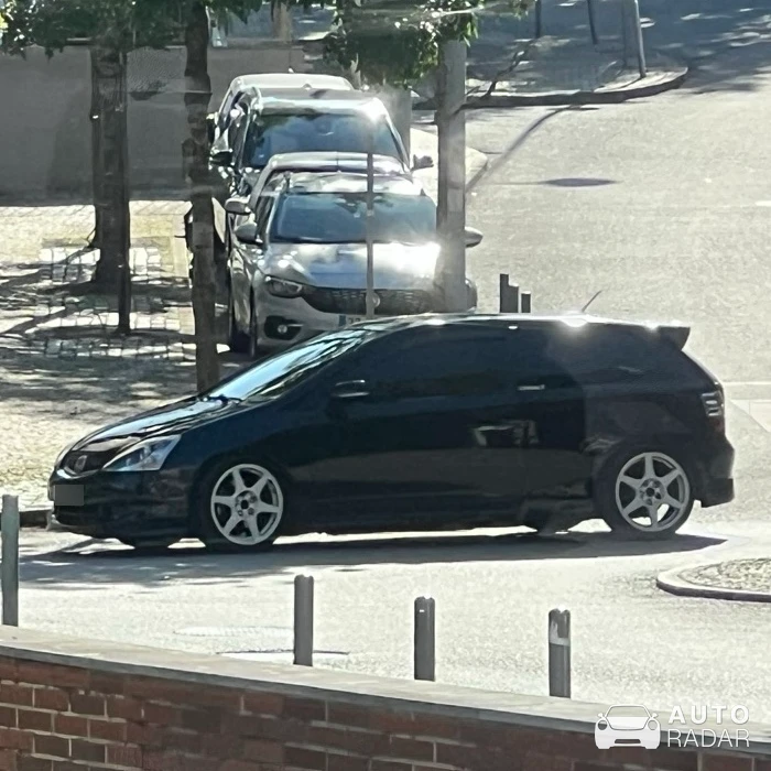 Honda Civic Type-R 2003 spotted in Alverca do Ribatejo