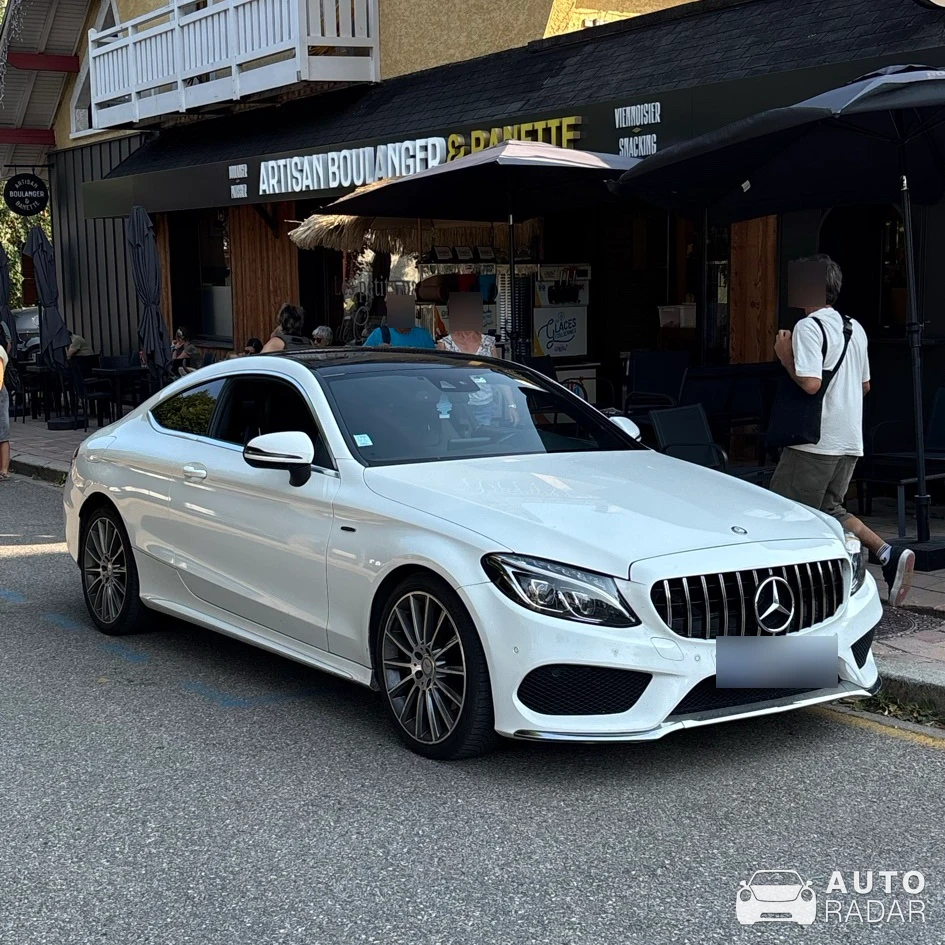 Mercedes-Benz C-Klasse Coupé 2016 spotted in Autrans-Méaudre en Vercors