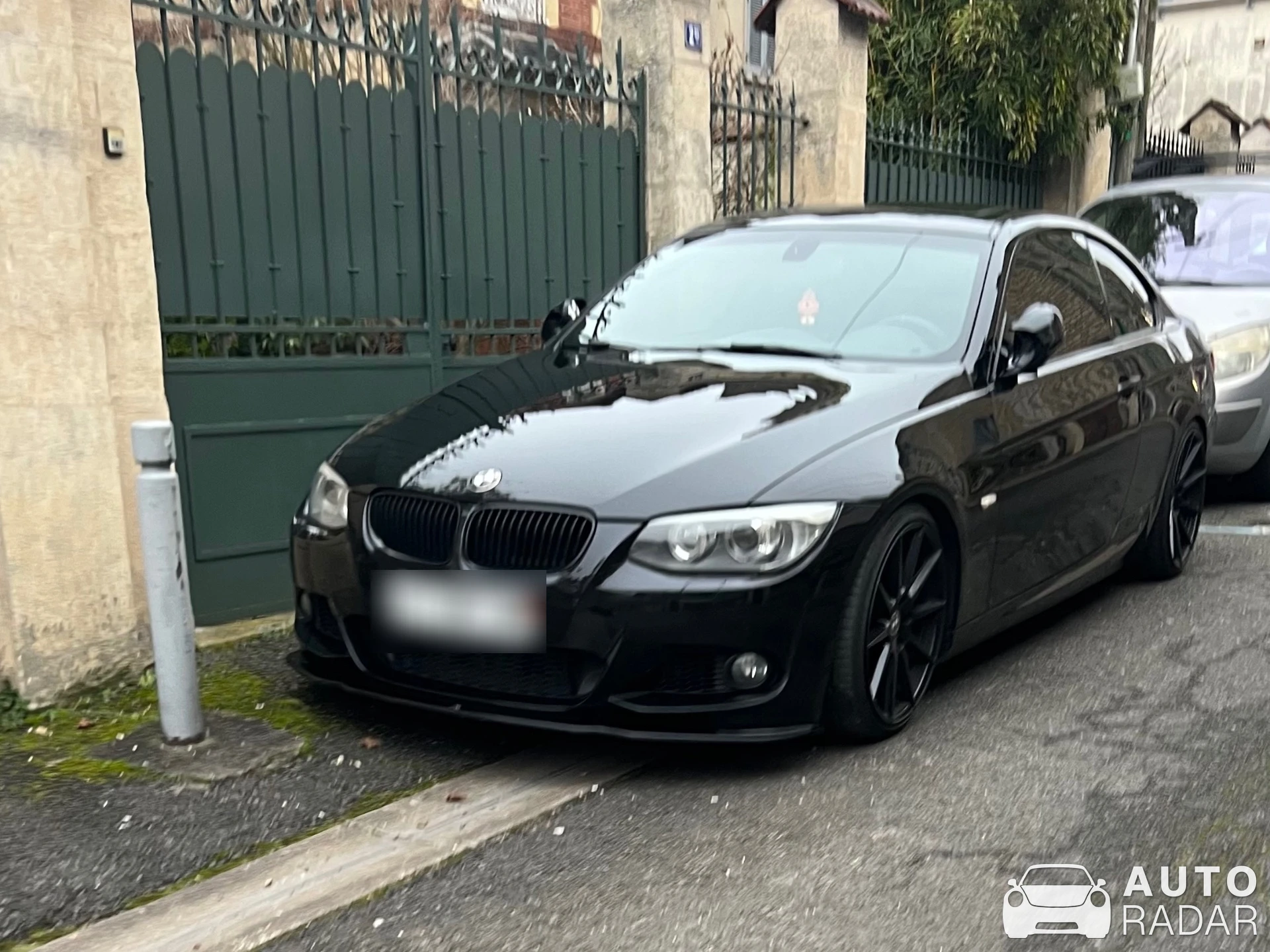 BMW 335i Coupé E92 spotted in Saint-Ouen-l'Aumône, France