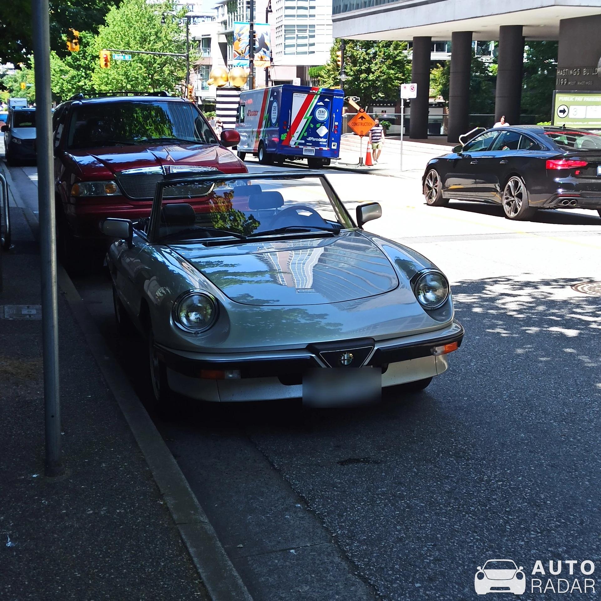 Alfa Romeo Spider 2.0i spotted in Vancouver, Canada