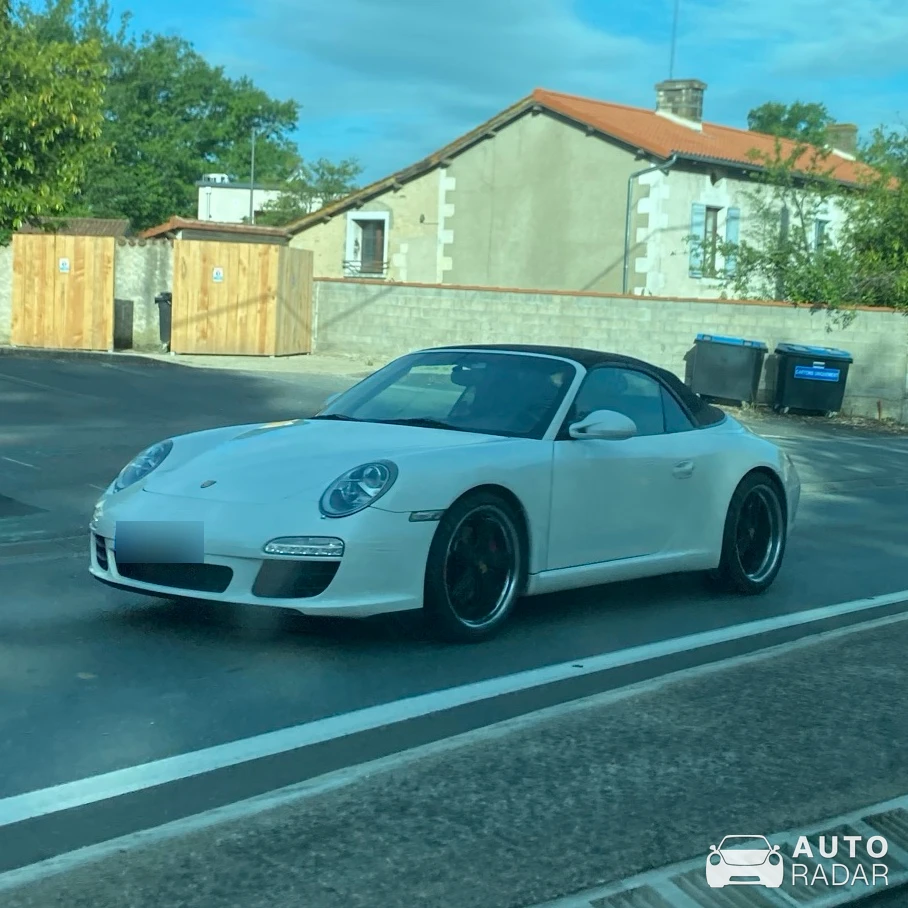 Porsche 997 Carrera S Cabriolet spotted in Poitiers