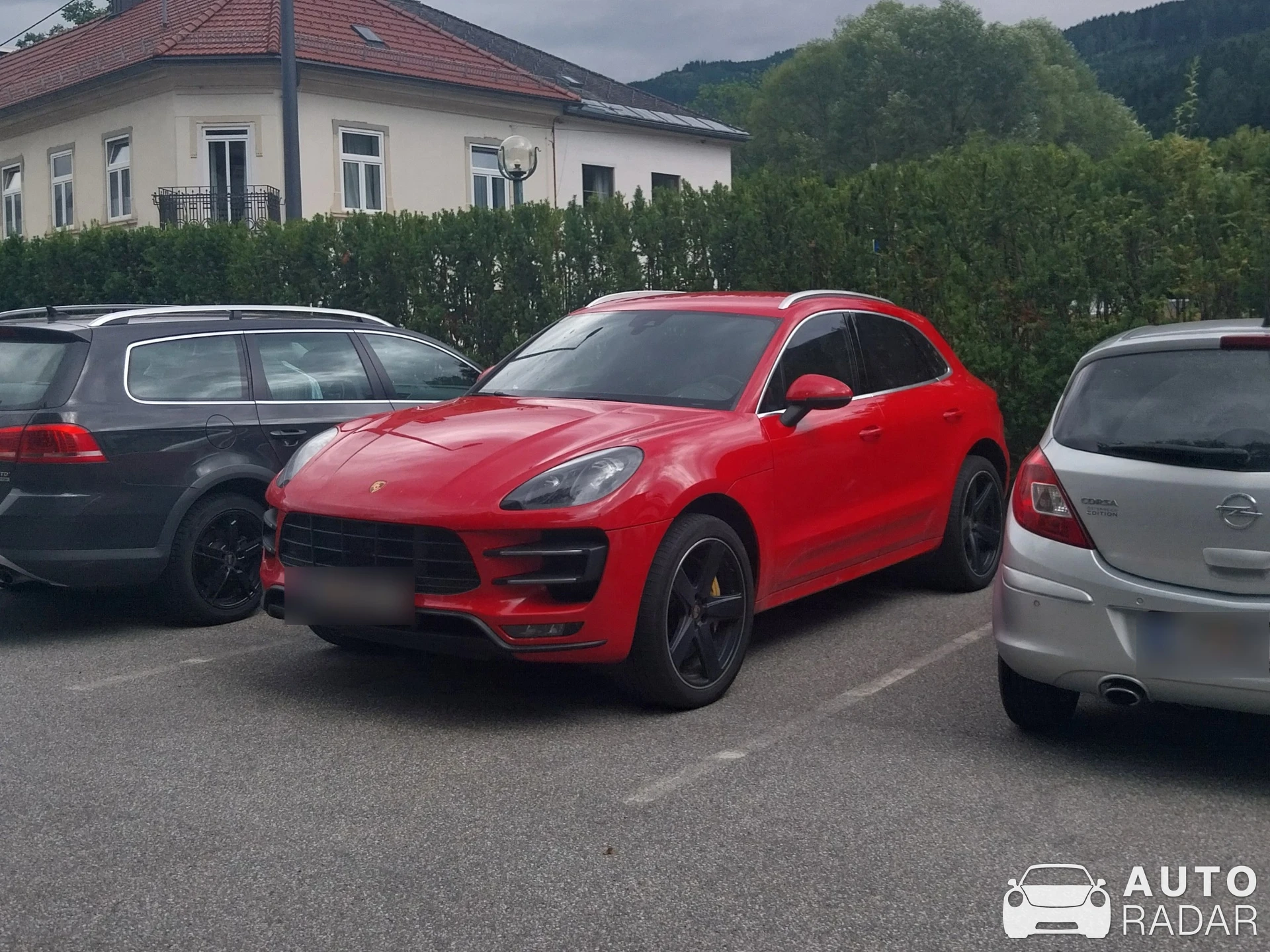 Porsche Macan Turbo spotted in Friesach