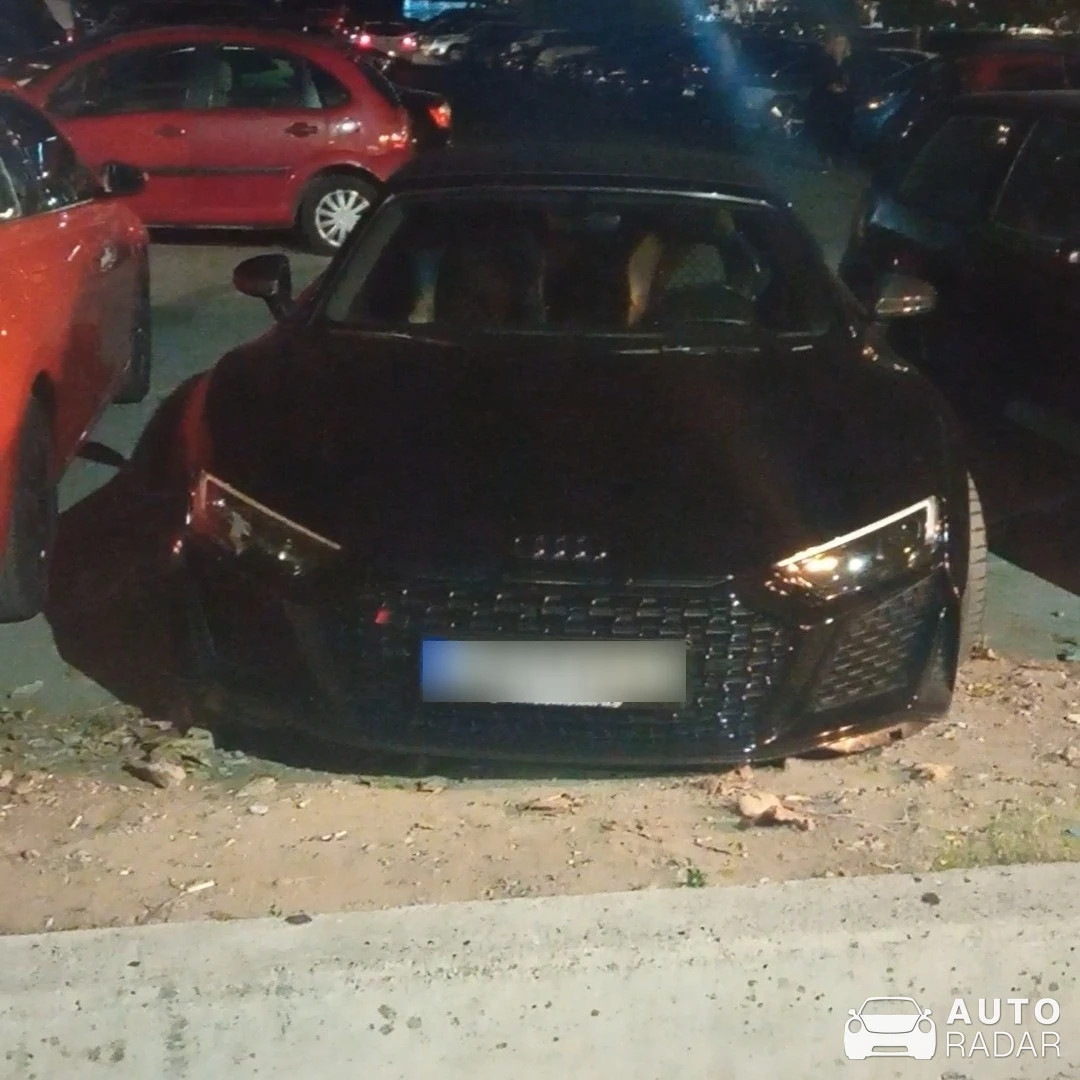 Audi R8 V10 Spyder spotted in Thessaloniki, Greece