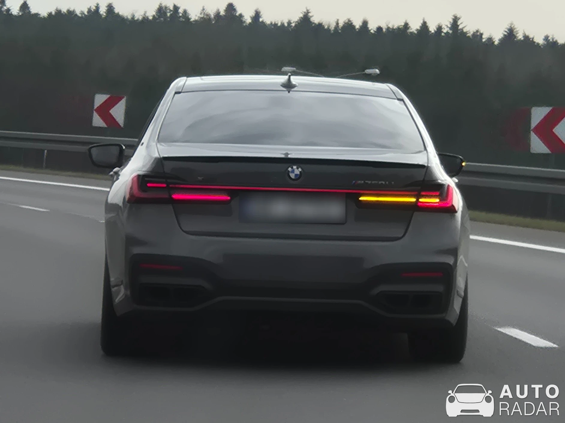 BMW M760Li xDrive spotted in Dąbrowa