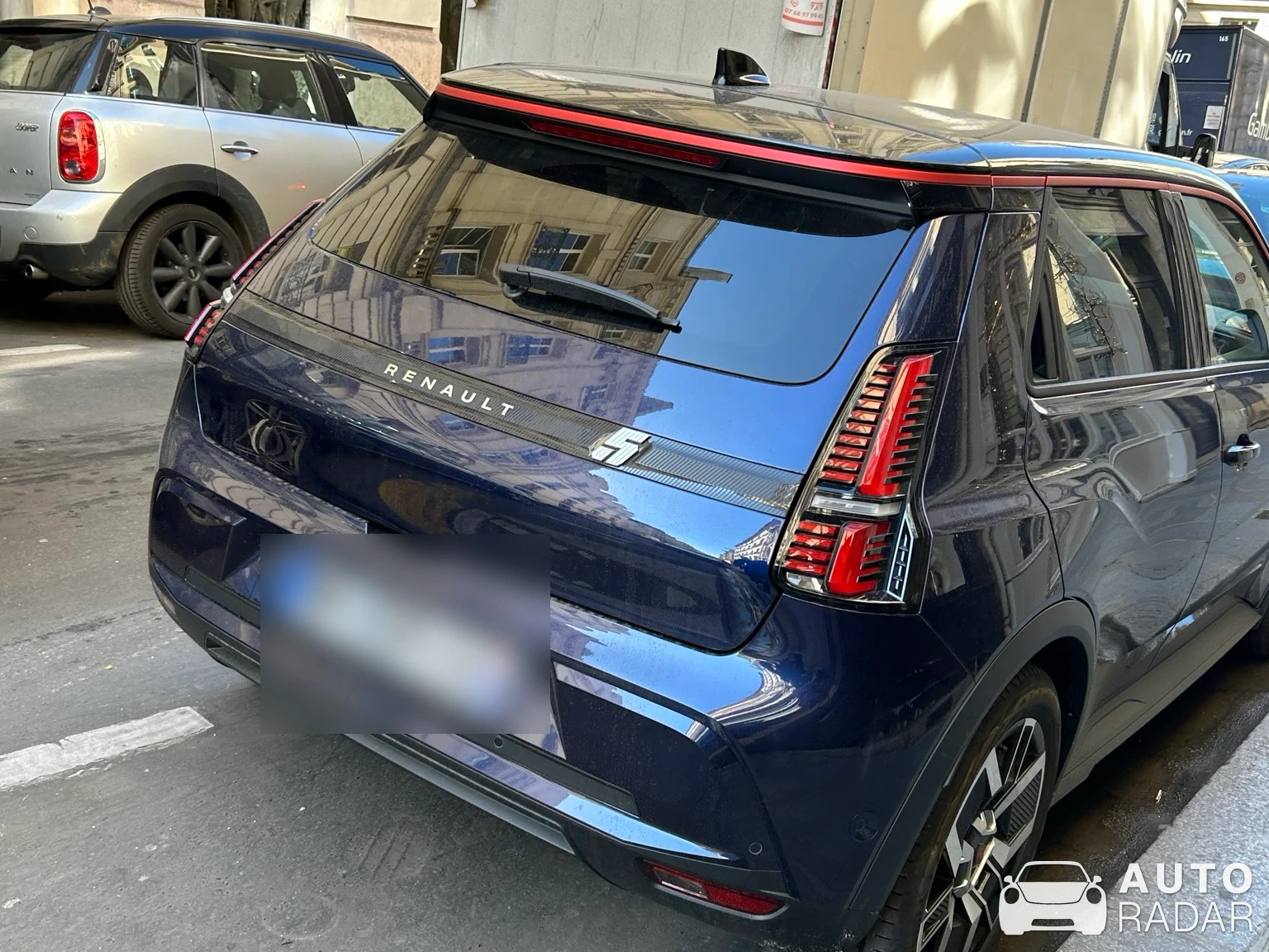 Renault 5 E-Tech spotted in Paris