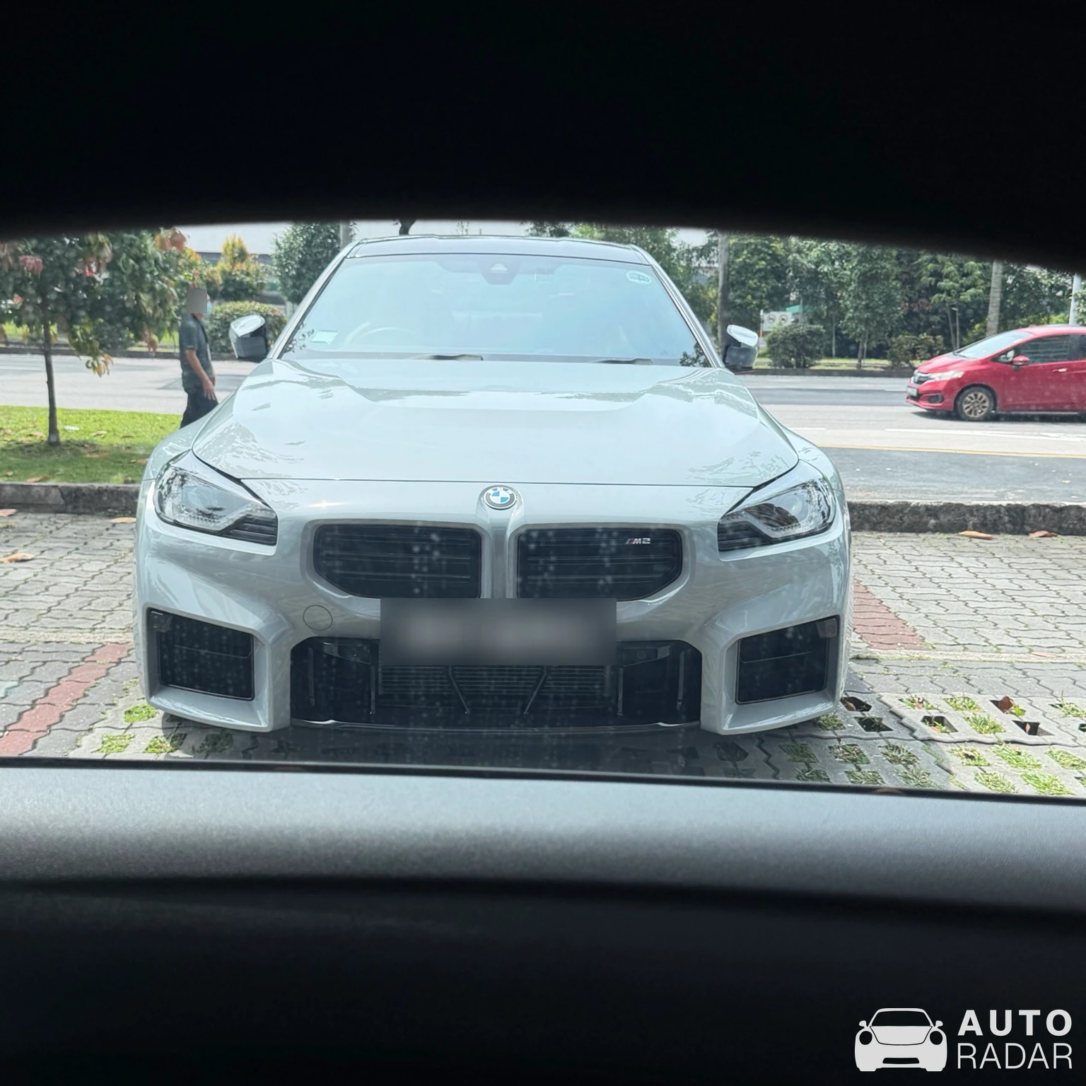 BMW M2 G87 Coupé spotted in Singapore, 싱가포르