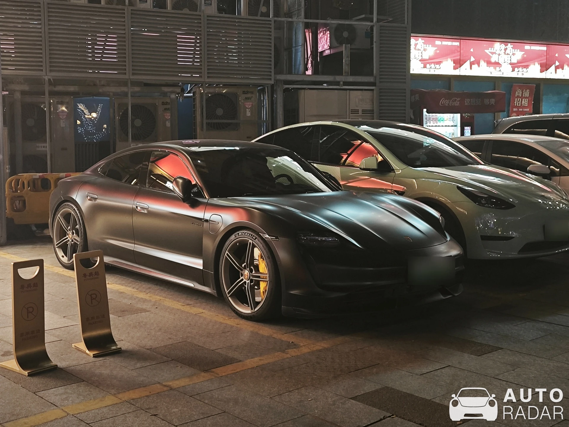 Porsche Taycan GTS spotted in 广州市, 中國