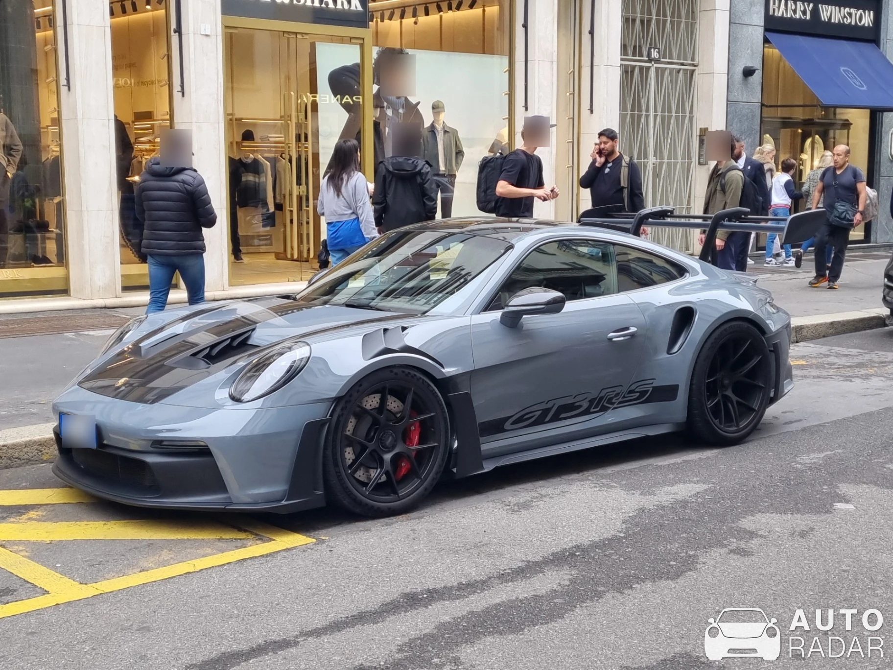Porsche 992 GT3 RS MkI spotted in Milano, Italia